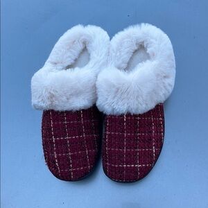 Isotoner Burgundy Plaid Women's Slippers